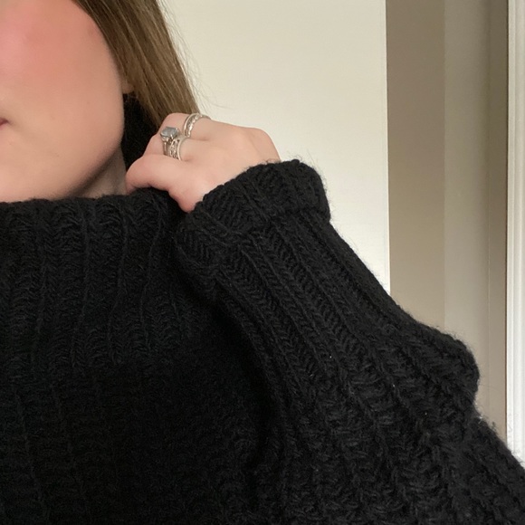 Banana Republic Heavy Knit Sweater - Picture 2 of 4